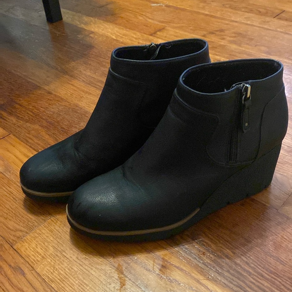 Dr Scholls black low booties